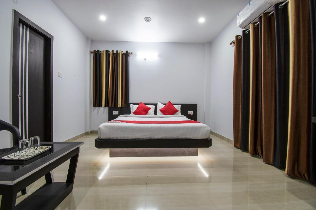 Oyo 26974 Hotel S G International Патна Екстериор снимка