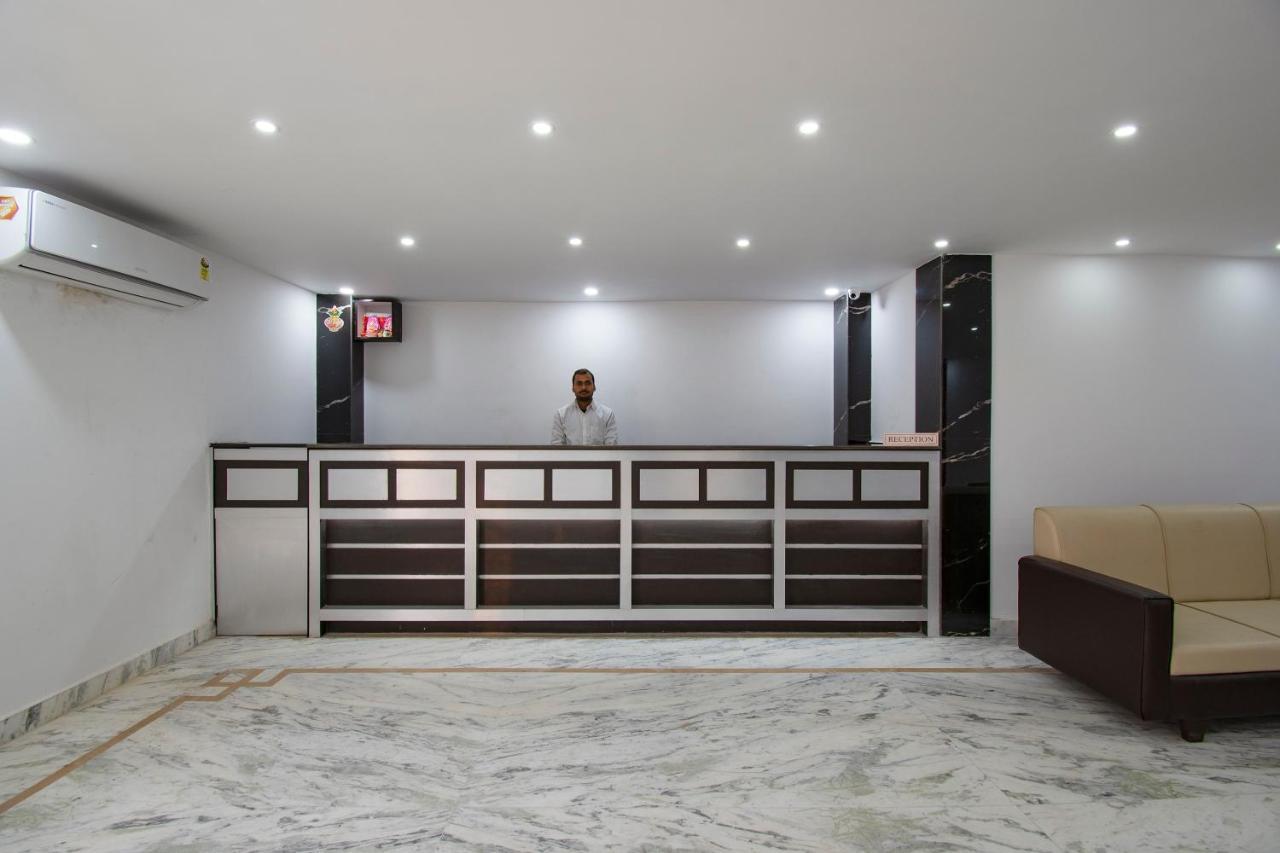 Oyo 26974 Hotel S G International Патна Екстериор снимка