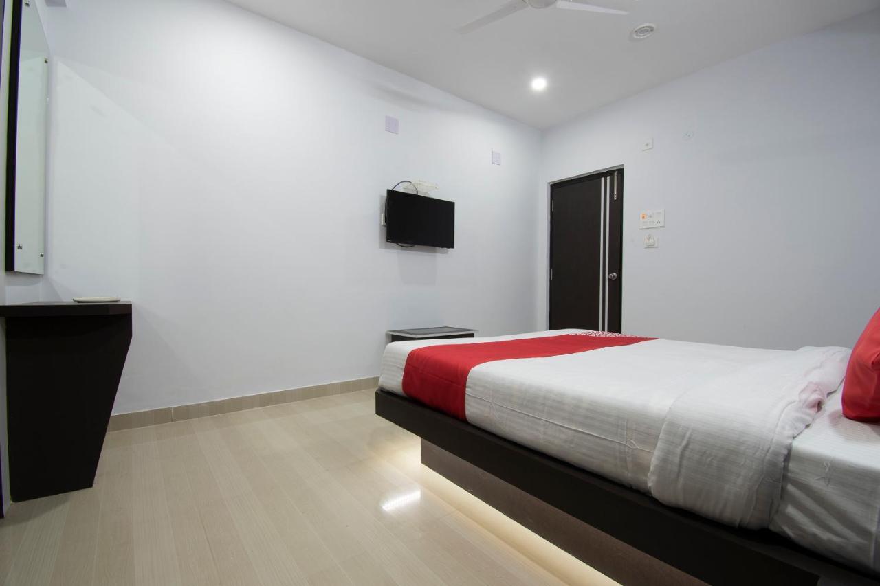 Oyo 26974 Hotel S G International Патна Екстериор снимка