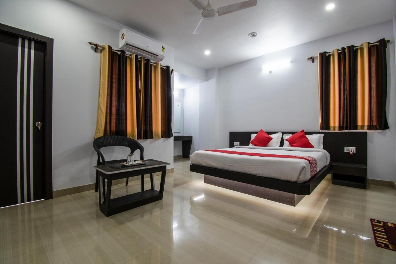 Oyo 26974 Hotel S G International Патна Екстериор снимка