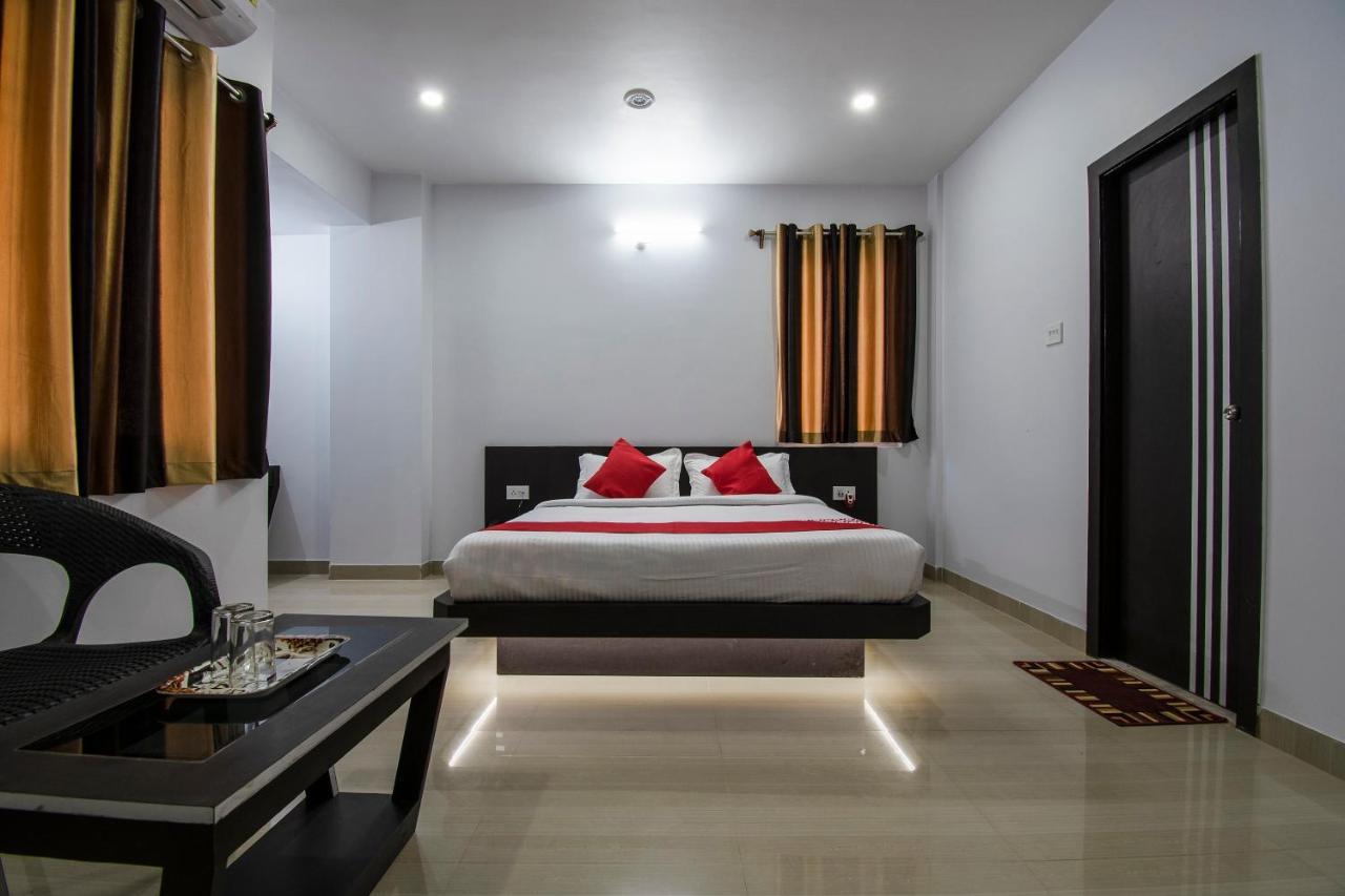 Oyo 26974 Hotel S G International Патна Екстериор снимка